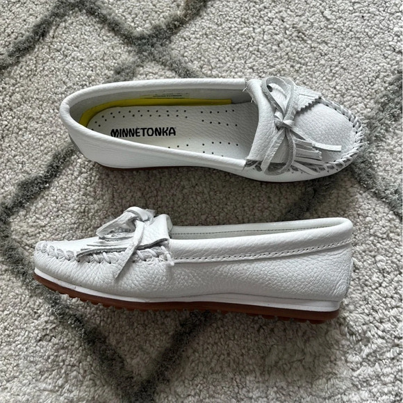 Minnetonka white loafers Kilty Plus slip on leather 5 - Picture 1 of 12